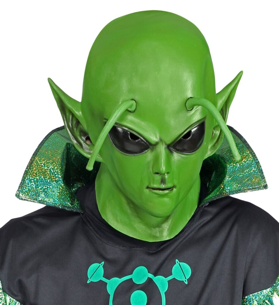Человек зеленая маска. Маска инопланетянина. Латексная маска пришельца. Зелёная маска пришельца.